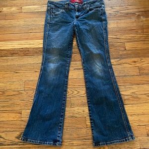 Authentic Vintage Sweetheart-Flare cut Guess Jeans 29